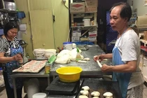 Chàng trai đi xe sang cứu vớt đời ông chủ Việt kiều ở trời Tây