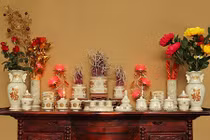 Lau dọn bàn thờ gia tiên, Thần Phật theo kiểu này, mãi không giàu được