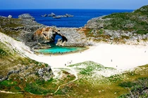 8 hòn đảo kỳ lạ của Nhật Bản