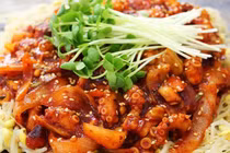 Video: Cách làm bạch tuộc xào cay chuẩn Hàn Quốc tại nhà