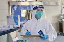 Video: Bị mắc kẹt ở Vũ Hán, du học sinh khắc khoải chờ ngày đoàn tụ gia đình