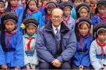 "Siêu nhân" 92 tuổi trở thành tỷ phú giàu nhất Hồng Kông