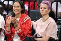 Chuyện tình của cặp VĐV Olympic đồng tính nữ nổi tiếng thế giới