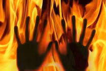 Cuộc hôn nhân địa ngục và bi kịch bị thiêu sống của cô dâu da đen