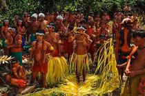 ‘Kinh hãi’ bộ tộc dùng tro cốt người làm thức ăn