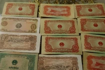 Nghệ An: Dọn nhà, phát hiện cọc tiền cổ thời ông cha để lại