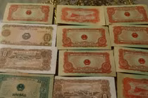 Nghệ An: Dọn nhà, phát hiện cọc tiền cổ thời ông cha để lại