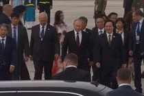 Video: Tổng thống Nga Vladimir Putin đến Đà Nẵng dự APEC