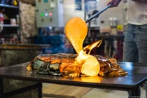 Video: Bữa ăn đắt bậc nhất thế giới, đưa khách đi xuyên thế giới ảo