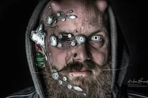 Video: Người đàn ông cấy chip điện tử vào cơ thể