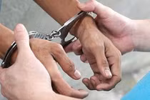 Đi tố cáo rồi bị bắt tạm giam