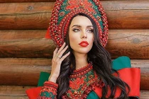 Nhan sắc người vợ xinh đẹp nóng bỏng của tỷ phú Nga Shapovalov