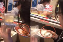 Video: Ăn lẩu băng chuyền, lấy đồ ngửi rồi bỏ lại, gái xinh gây bức xúc