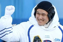 Phi hành gia Nhật xin lỗi vì viết tweet "xạo"
