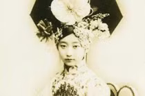 Nàng Cách cách yêu vua say đắm, nhưng chết trong cô quạnh