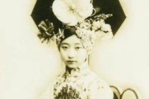 Nàng Cách cách yêu vua say đắm, nhưng chết trong cô quạnh