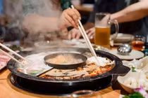 Những đại kỵ khi ăn lẩu nhiều người vẫn vô tư "chiến" ngày lạnh