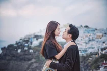 Lộ thiệp cưới sang trọng, đẹp tuyệt mỹ của Dương Khắc Linh