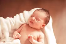 Vị trí hiểm của trẻ nhỏ mà bố mẹ không nên động vào kẻo hại con