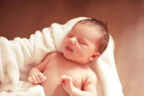 Vị trí hiểm của trẻ nhỏ mà bố mẹ không nên động vào kẻo hại con