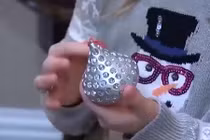 Làm rơi ví khi chơi, 4 năm sau nhận được cuộc gọi bất ngờ