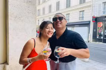 Cô gái H'Mông Lò Thị Mai khoe ảnh khóa môi "ngọt xỉu" bên bạn trai 