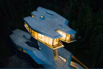 'Biệt thự tàu vũ trụ' 140 triệu USD của tỷ phú Nga