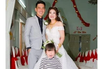 Cháu gái khóc nức nở trong ngày dì làm cô dâu