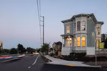 Cận cảnh biệt thự 41 tỷ từng được cắt làm đôi để vận chuyển trên phố