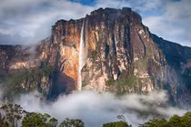 Giỡn mặt "tử thần" tại những điểm leo núi nguy hiểm nhất thế giới