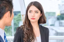 Tôi đang ở công ty thì nhận được cuộc điện thoại “động trời” từ chồng