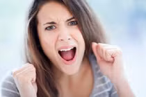 Bốc hỏa vì nằm cạnh chồng ngủ ngáy