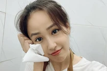 Mai Phương Thúy hồn nhiên khoe ảnh trong toilet