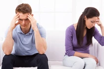 Chồng tái mặt khi vợ bô bô than khổ với bạn bè