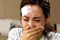 Sáng nào anh cũng hành hạ chỉ vì phút lầm lỡ trong quá khứ