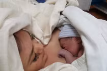 Xuân Mai lấy chồng thuở 19, làm mẹ 2 con khi còn quá trẻ