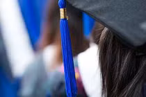 Sinh viên bán dâm để trả học phí, nhà trường trả lời "không biết"