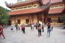 Trụ trì Ba Vàng vẫn "đăng đàn" facebook, gặp khách tăng ở chùa sau bị kỷ luật