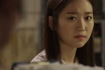 Tôi có nên “nhắm mắt đưa chân” khi gia đình chồng quá nghèo?