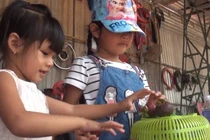 Video: Bất ngờ cuộc sống của 2 bé gái bị trao nhầm ở Bình Phước