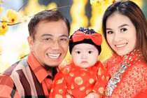 Điều ít biết về vợ xinh đẹp kém 23 tuổi của nghệ sĩ Hồng Tơ