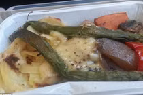 Chán ngán với những suất ăn dở tệ trên máy bay