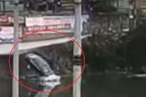 Video: Tài xế đạp nhầm chân ga, ô tô bay thẳng xuống sông