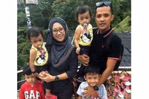 Ông bố đau đớn nhận tin dữ của con từ một người lạ