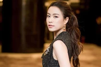 Ngất ngây nhan sắc ngày càng gợi cảm của Hoàng Thùy Linh