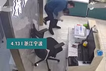 Con gái bị nghẹn, hành động của cha đã cứu sống con trong 7 giây