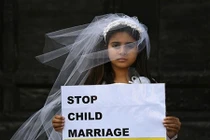 Tột cùng nỗi đau của cô dâu trẻ em Syria lấy chồng để thoát nghèo