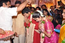 Bị kiện vì nợ tiền mua đồ tổ chức đám cưới cho con