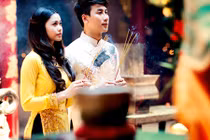 Để gặp may mắn trong tháng cô hồn, bạn nên làm những việc sau