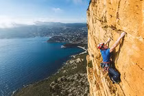 8 địa điểm leo núi đáng sợ nhất thế giới